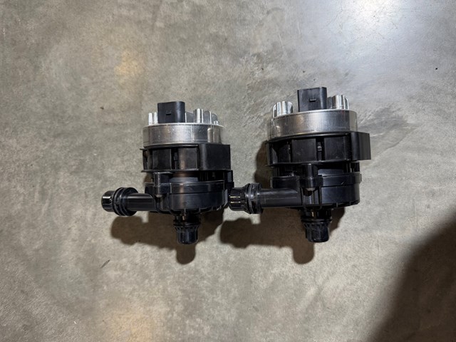 Compre A9075003200 Mercedes Bomba de água (bomba) de esfriamento, adicional elétrica