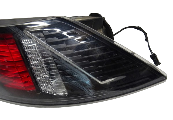 9813508380 Peugeot/Citroen Lanterna traseira direita externa