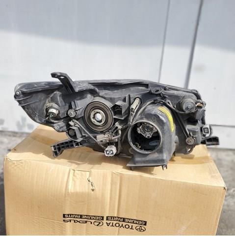 8118560M00 Toyota Luz esquerda