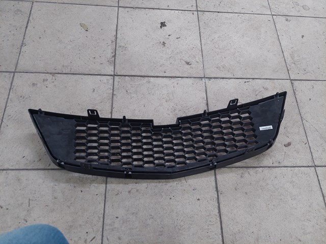 95961865 General Motors Grelha do radiador