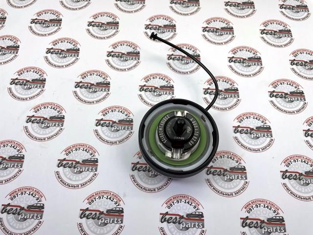  Mercedes A0004703301