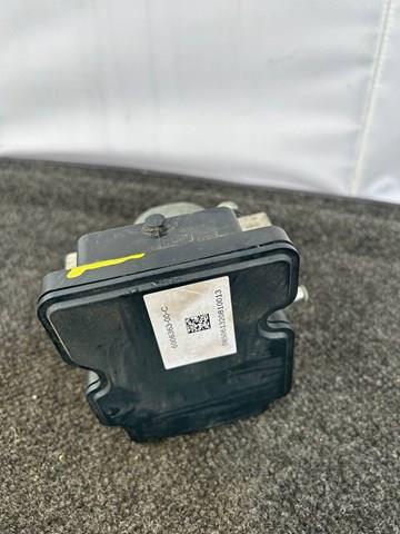 Compre Unidade hidráulico de controlo ABS Tesla Model S 