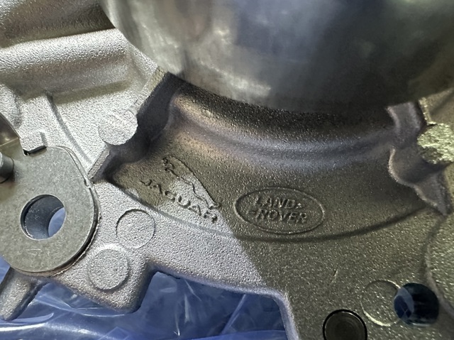 122123458 Land Rover Bomba de água (bomba) de esfriamento