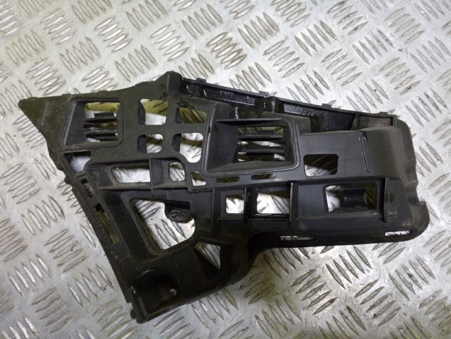Guia direita do pára-choque traseiro 7L6807178C VAG
