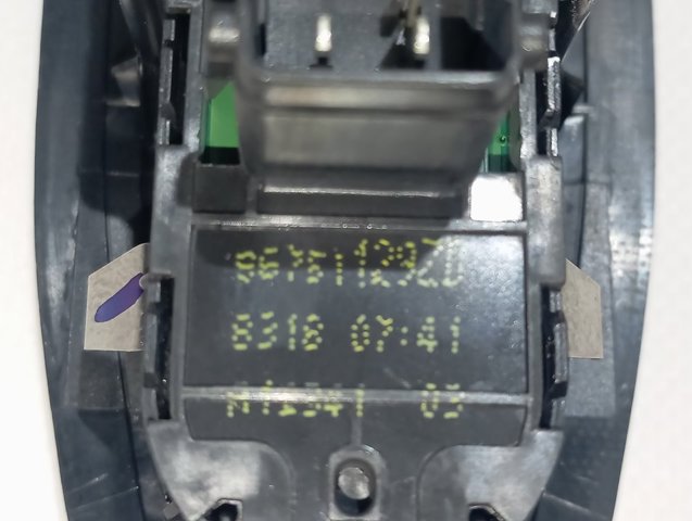 Unidade de botões dianteira esquerda de controlo de elevador de vidro Peugeot/Citroen 96751129ZD