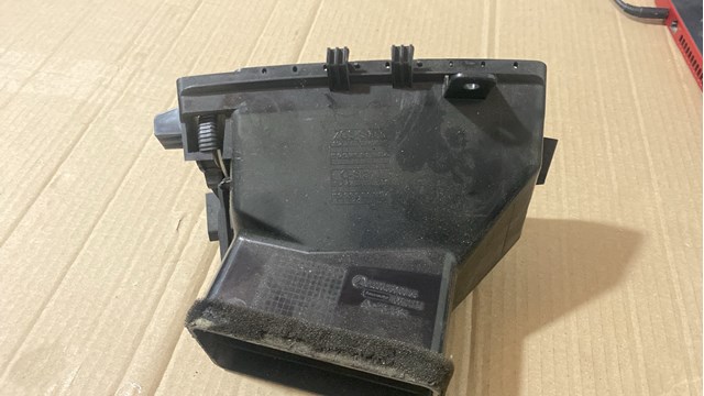 Grelha esquerda de ventilação de salão no "painel de instrumentos" Mercedes A9068300054 preço, a partir de 63,64 USD