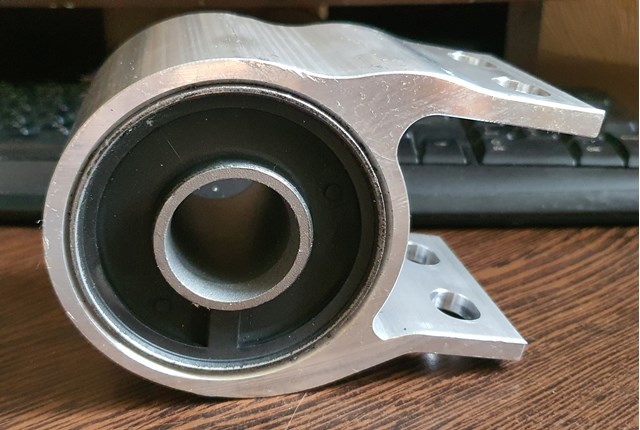 Suporte de esfera inferior General Motors 84263004