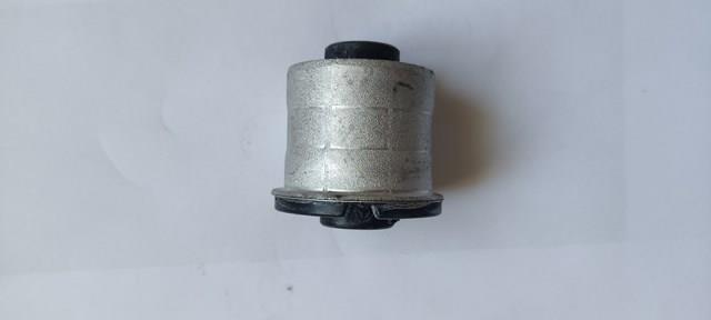 Compre A2053330314 Mercedes Bloco silencioso dianteiro do braço oscilante superior
