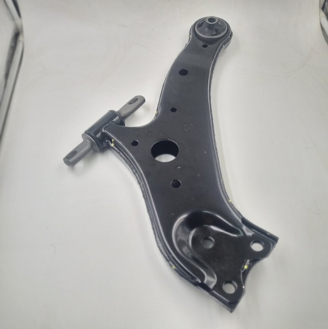 CQT10R CTR Braço oscilante inferior direito de suspensão dianteira