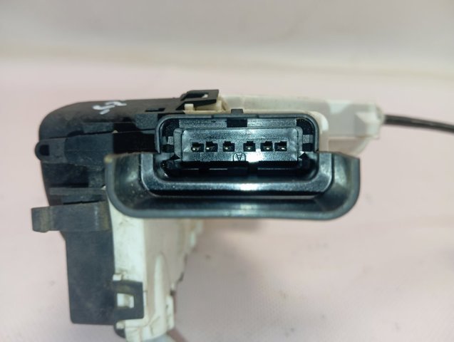 Fecho da porta dianteira esquerda 9801690080 Peugeot/Citroen