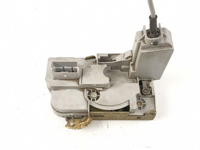 Fecho da porta dianteira direita 9136L2 Peugeot/Citroen