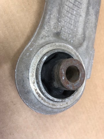 Compre 9815014380 Peugeot/Citroen Braço oscilante inferior direito de suspensão dianteira