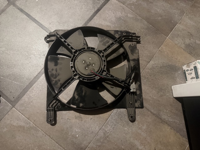 Difusor do radiador de esfriamento, montado com motor e roda de aletas Parts-Mall PXNAC005 preço, a partir de 61,25 USD