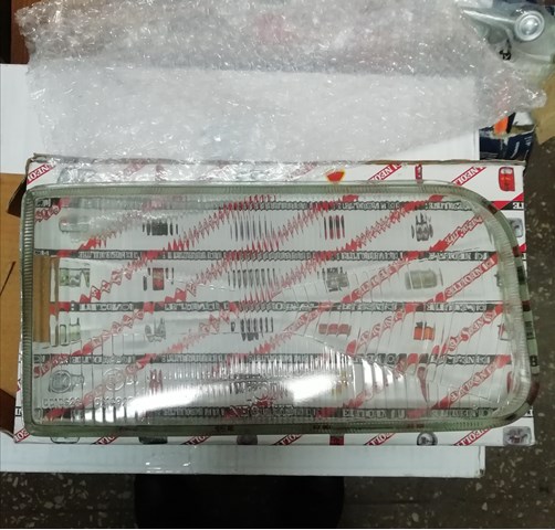 Compre 9546121E Polcar Luz direita