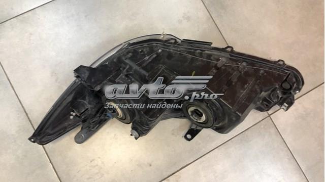 Compre 8111006C70 Toyota Luz direita