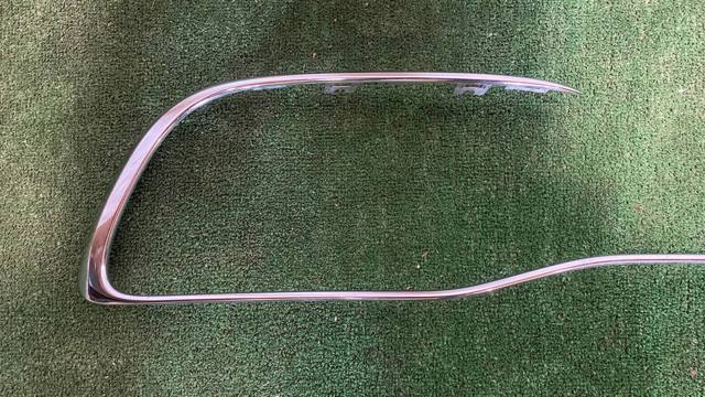Moldura direita do pára-choque dianteiro A2238853001 Mercedes