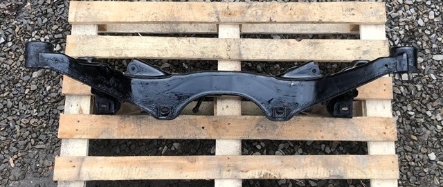 Viga de suspensão traseira (plataforma veicular) 24428425 General Motors