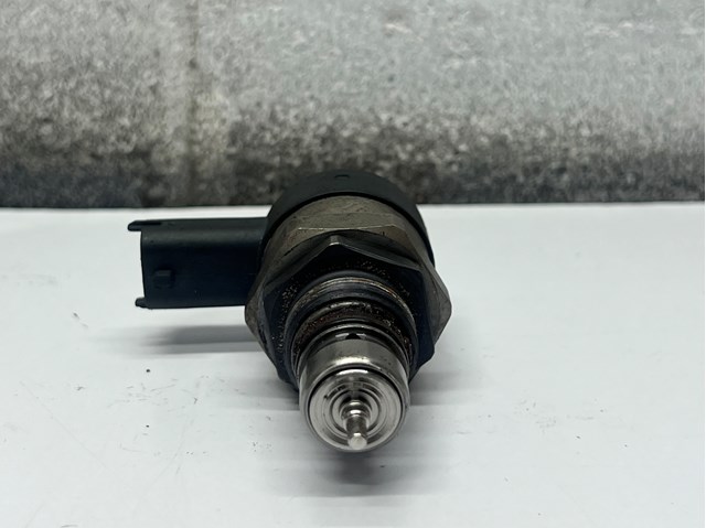 Regulador de pressão de combustível na régua de injectores General Motors 815539 preço, a partir de 64,81 USD