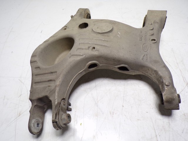 Braço oscilante inferior esquerdo de suspensão traseira Land Rover LR098944 preço, a partir de 224,74 USD