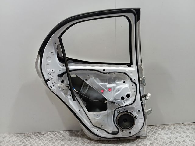 Porta traseira esquerda 67004K0060 Toyota