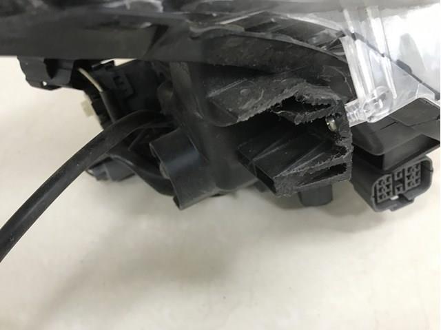 Compre BHR151030 Mazda Luz direita