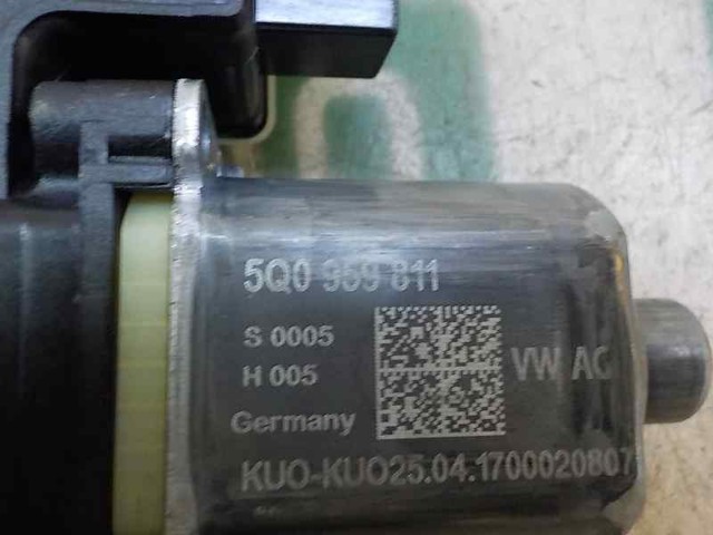  VAG 0130822695