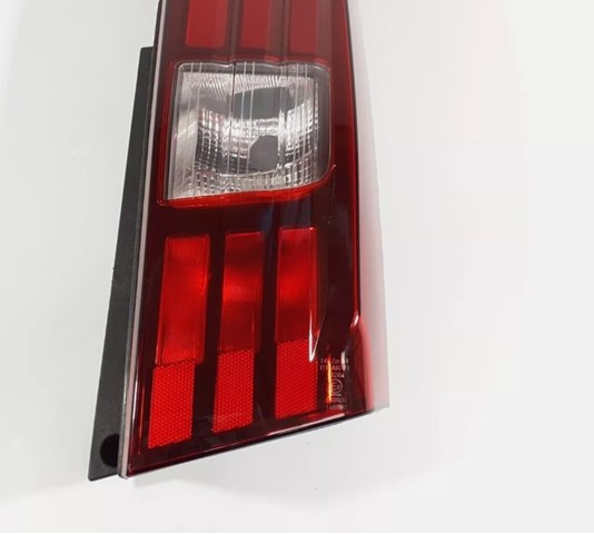 Lanterna traseira direita 9820555280 Peugeot/Citroen