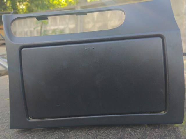 Compre GJ6A64361 Mazda Suporte para copos de braço de consola central