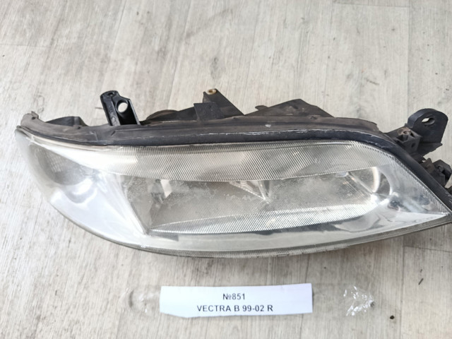 Luz direita General Motors 90586845