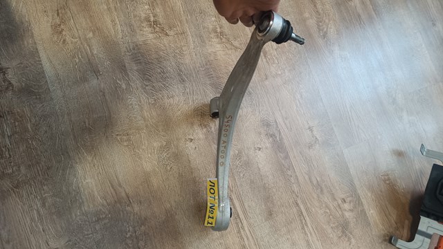 Braço oscilante inferior direito de suspensão dianteira Hyundai/Kia 54501AT000 preço, a partir de 180,78 USD