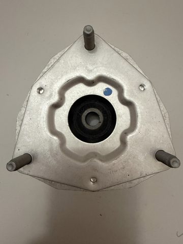 543201CA1D Nissan/Infiniti Suporte de amortecedor dianteiro