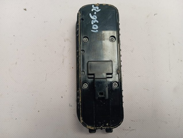 Unidade de botões dianteira esquerda de controlo de elevador de vidro Mercedes A1679059803 preço, a partir de 93,27 USD