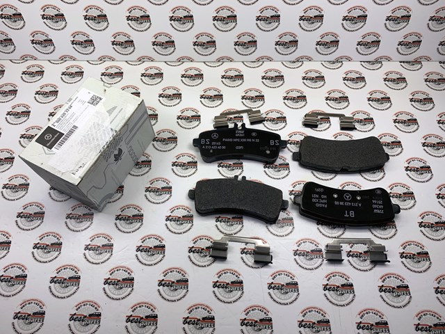 Compre A0004203304 Mercedes Sapatas do freio traseiras de disco