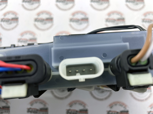 Compre A0997603005 Mercedes Suporte de maçaneta externa da porta traseira direita