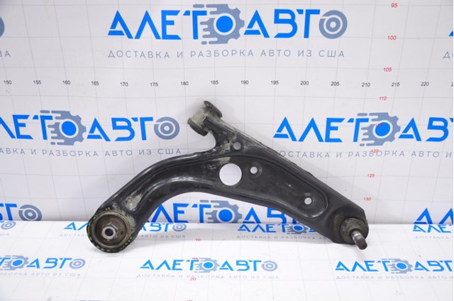 Compre 4877742AD Chrysler Braço oscilante inferior direito de suspensão dianteira