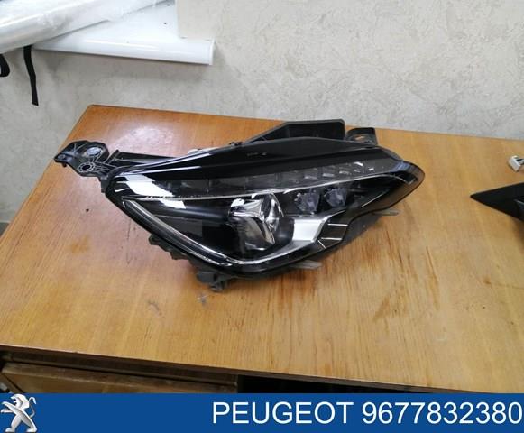 9677832380 Peugeot/Citroen Luz direita