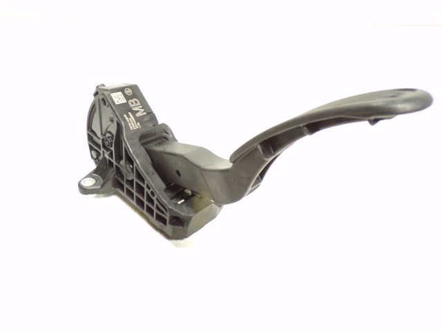Pedal de gás (de acelerador) Toyota Yaris  P21