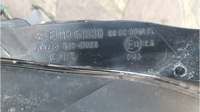 EH1051030 Mazda Luz direita