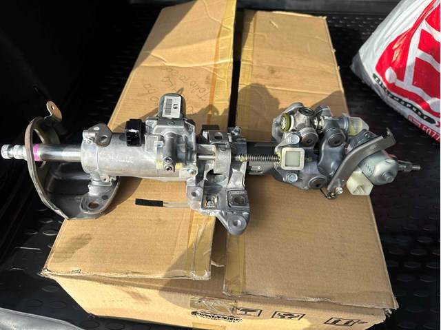 4581060130 Toyota Coluna da direção