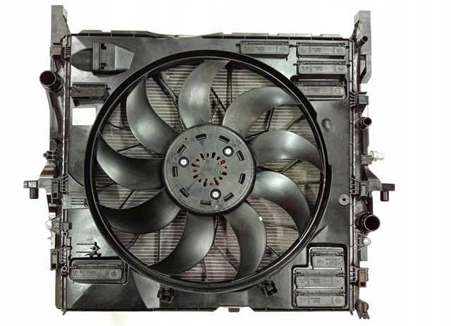 Radiador de esfriamento de motor Mercedes A9075001200 preço, a partir de 289,44 USD
