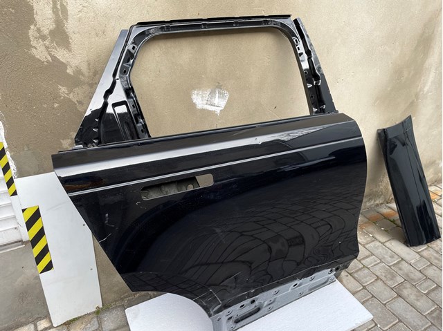 Porta traseira direita LR091719 Land Rover