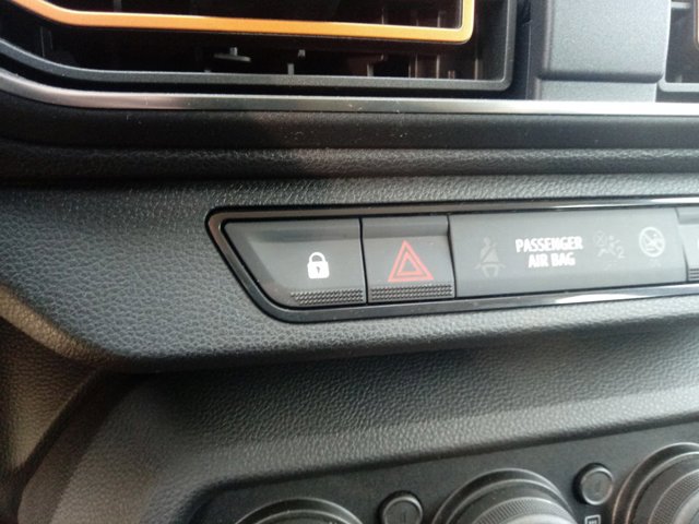 Botão de ativação do sinal de emergência Dacia Sandero III 