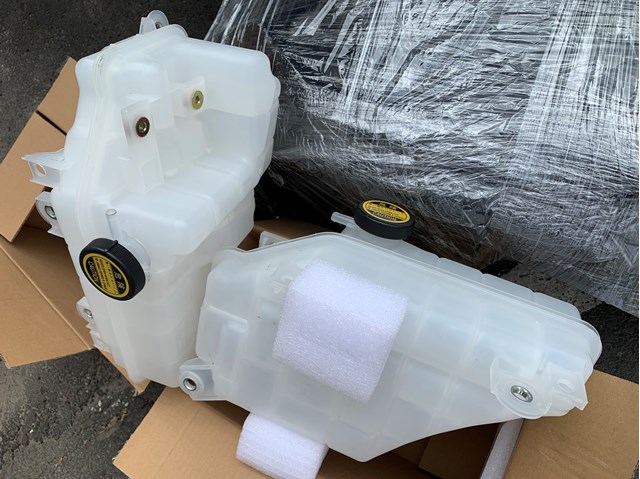 1647051021 Toyota Tanque de expansão do sistema de esfriamento