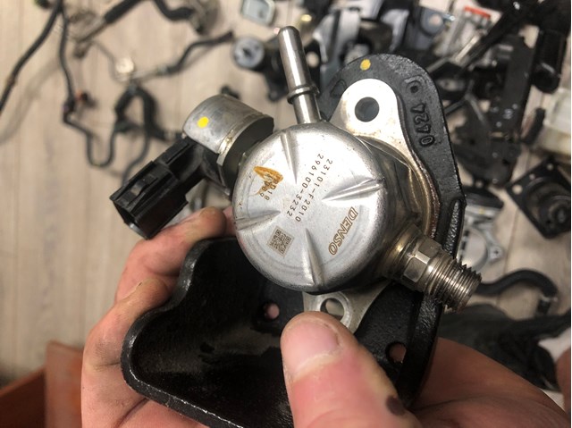 Bomba de combustível de pressão alta para Toyota Yaris  P21