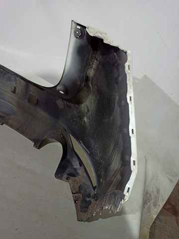 KB8A50221 Mazda Pára-choque traseiro