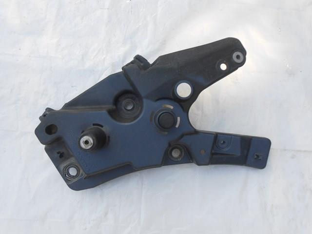 Consola dianteira de fixação do pára-lama dianteiro esquerdo Volvo 32288928 preço, a partir de 44,54 USD