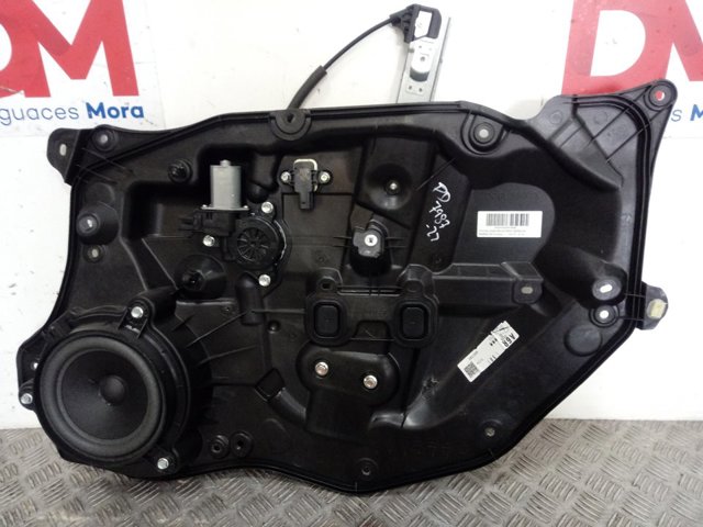 Compre D10E58590B Mazda Mecanismo de acionamento de vidro da porta dianteira direita