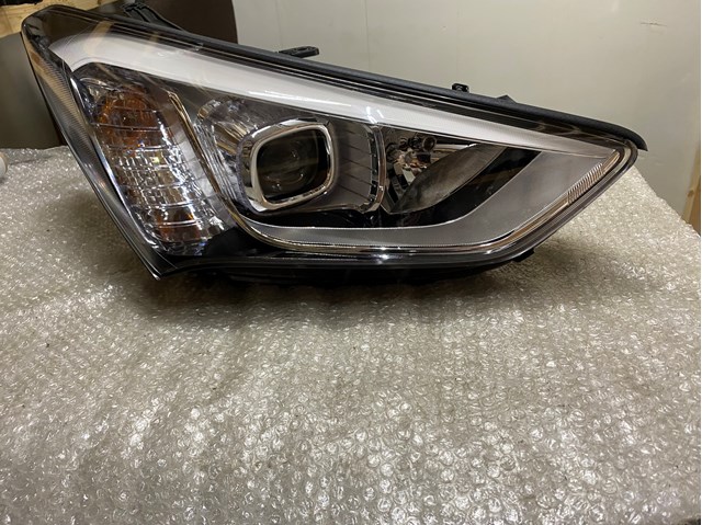 921022W120 Hyundai/Kia Luz direita