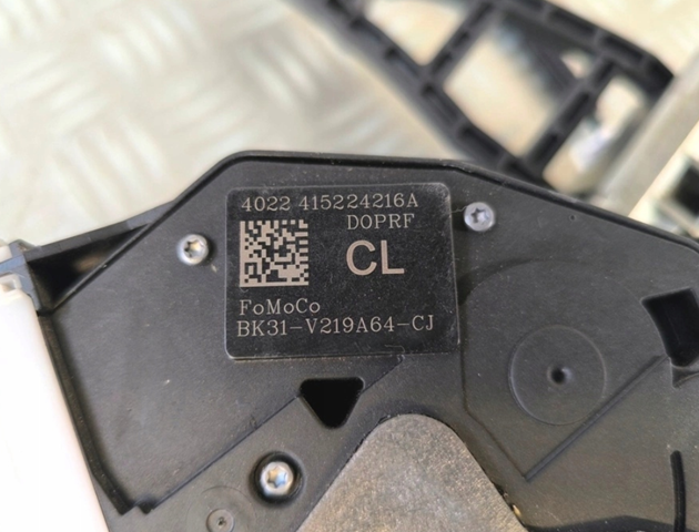 BK31V219A64CJ Ford Fecho da porta dianteira direita