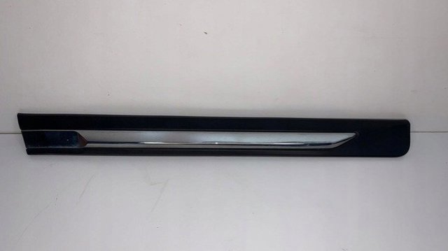 828766FR0A Nissan/Infiniti Moldura da porta traseira direita inferior